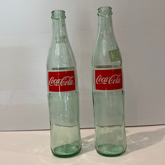 Coca Cola Accents Vintage Set Of 2 Coca Cola Green Bottles 69 Oz